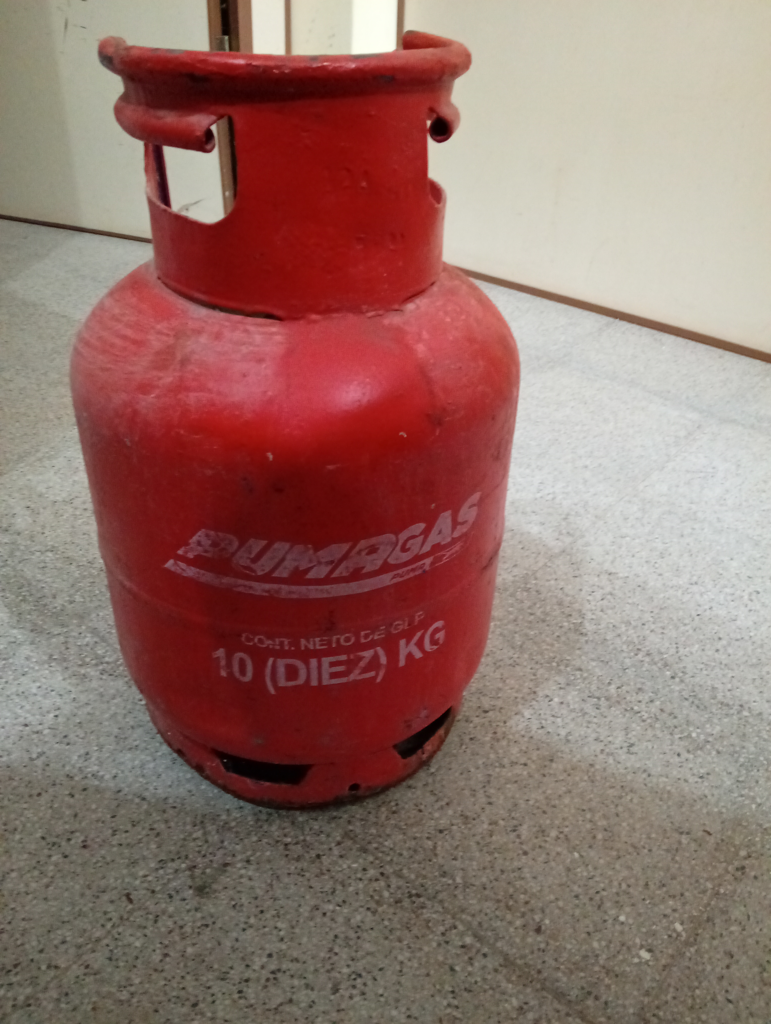 Garrafa Cap 10 Kg. Marca Pumagas Usado En Buen Estado Color Rojo Acc No Tiene