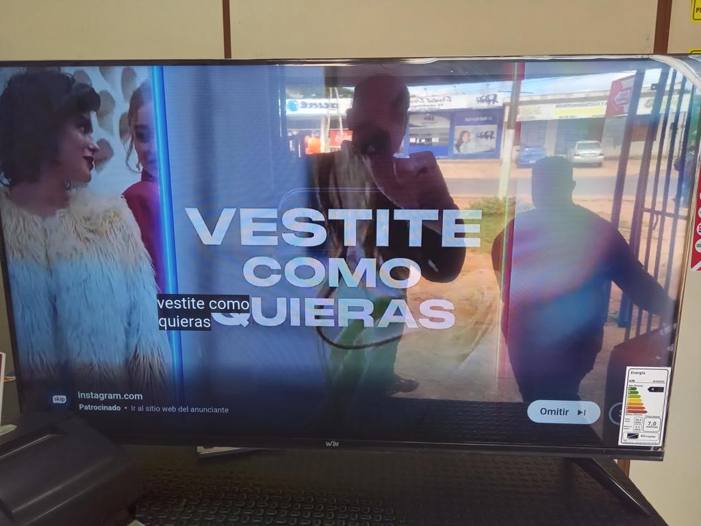 Televisor Led Smart De 43 '' Marca Win Modelo Win43fs Con Control Usado En Buen Estado Acc C/ Patitas