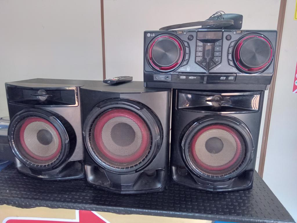 Equipo De Sonido Marca Lg Con Control Modelo Cj45 Usado En Buen Estado Acc C/ 3 Parlantes Y Antena