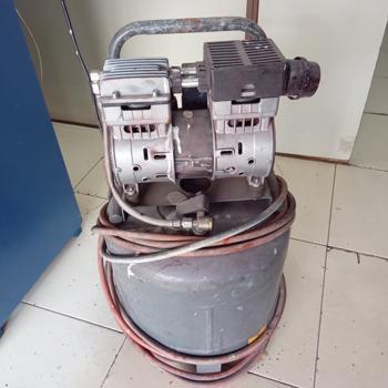 Compresor De Aire Marca Gladiator Modelo Ce840/25 Potencia Hp 1 Usado En Buen Estado Acc Con Manguera