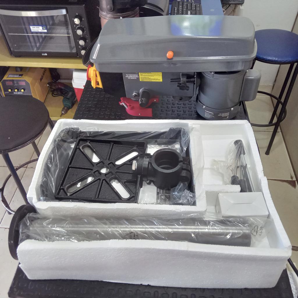 Taladro Marca Gladiator Modelo Tb713/1/220/50 Usado En Buen Estado Acc Con BaseSoporteManijas De Repuesto