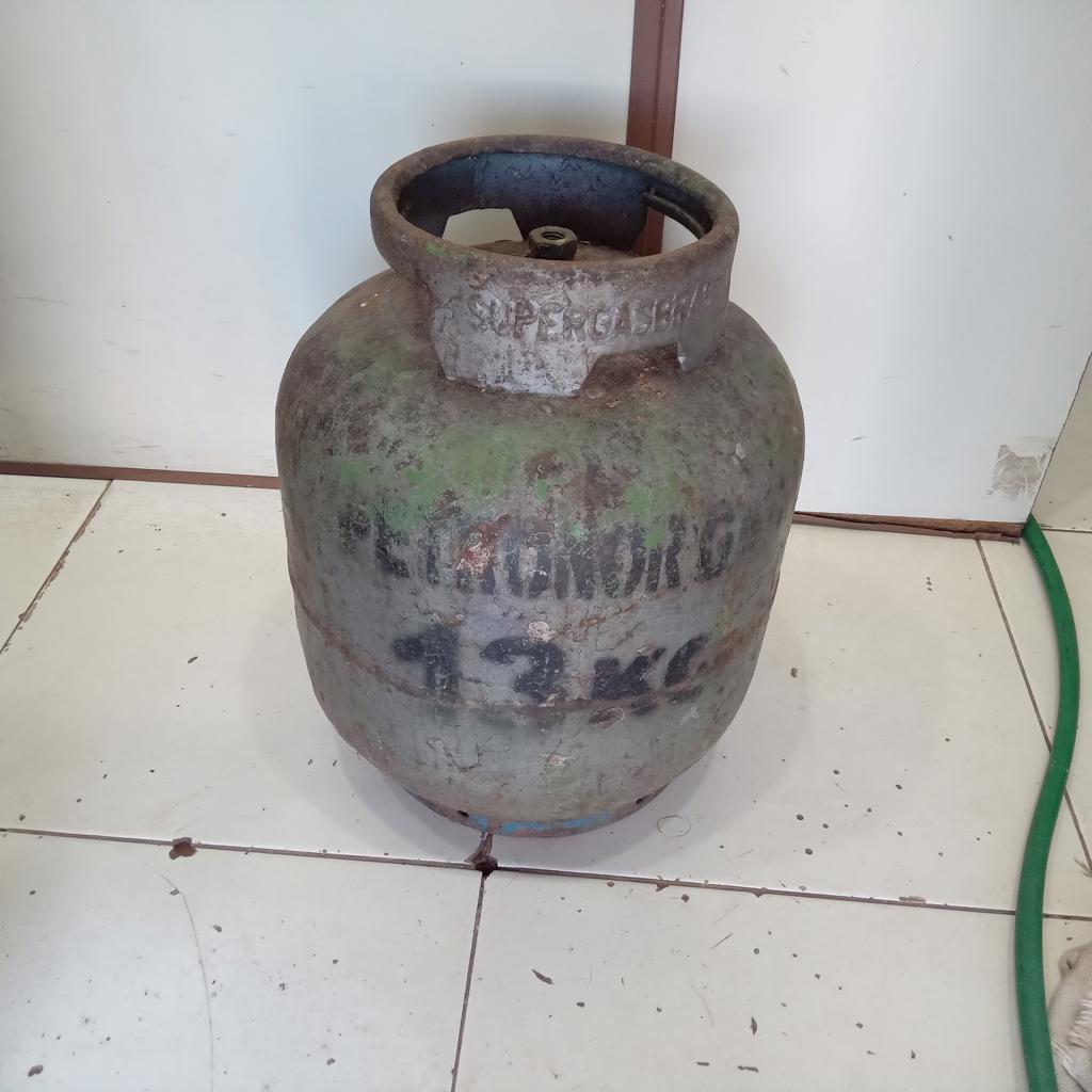 Garrafa Cap 13 Kg. Marca Petronor Usado Con Desgaste Color Gris Acc No Tiene