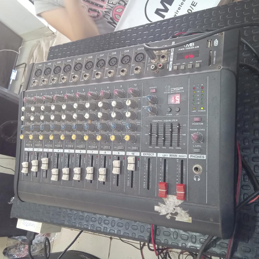 Consola De Sonido Marca Mb Modelo Pmx-1002d-Ub Usado En Buen Estado Acc Cable CteCables De Conexión