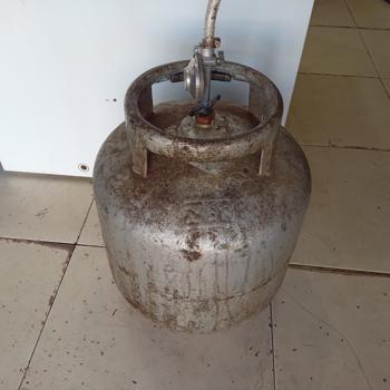 Garrafa Cap 13 Kg. Marca Copasa Gas Usado En Buen Estado Color Gris Acc Boquilla