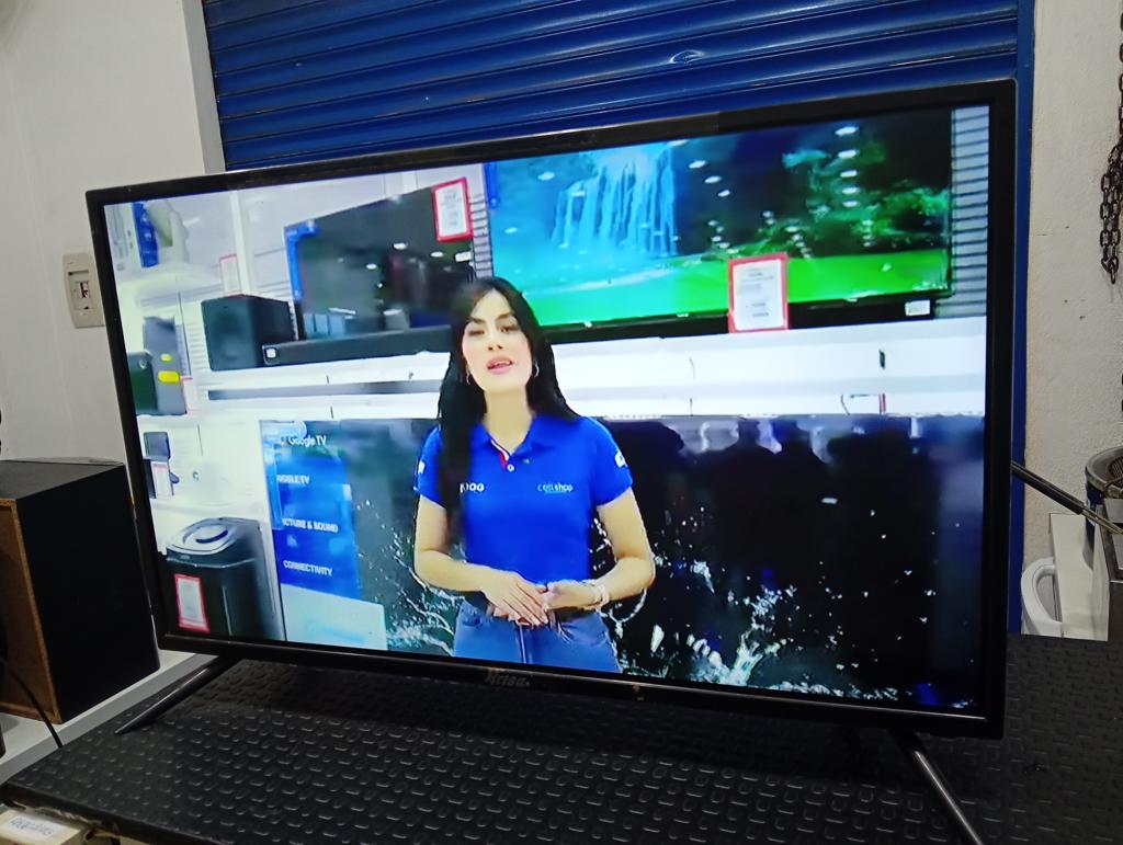 Televisor Led Convencional De 32 '' Marca Brisa Modelo 48382 Usado En Buen Estado Sin Control Sin Caja Acc Psr De Patitas