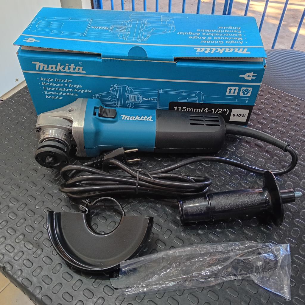Pulidora Marca Makita Modelo 9557hn Tamaño Pequeño Nuevo Sin Uso Acc ManijaProtectorLlave