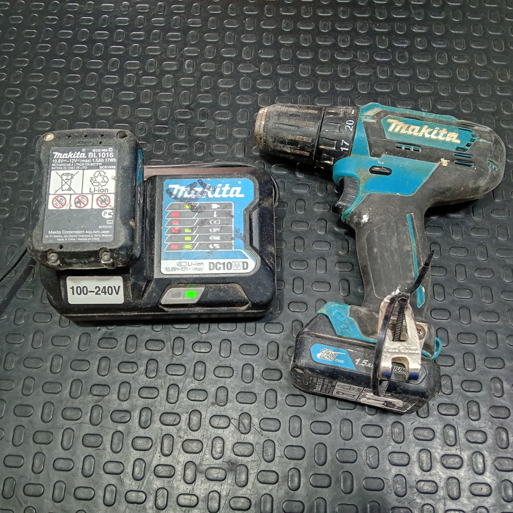 Taladro Marca Makita Modelo De333d Acc Cargador2 Baterias
