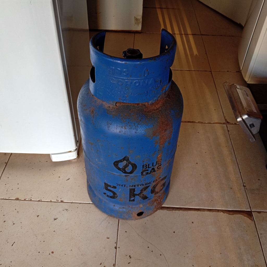 Garrafa Cap 10 Kg. Marca Blue Gas Usado En Buen Estado Color Azul Acc No Tiene
