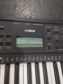 Foto 2 de Organo Musical Marca Yamaha Modelo Psre273 Usado En Buen Estado Acc Transformador Original