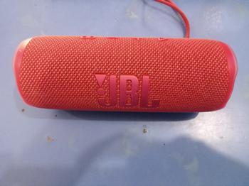 Speaker Potencia Watts No Tiene Marca Jbl Sin Control Modelo Flip`6 Usado En Buen Estado Sin Caja Acc No Tiene