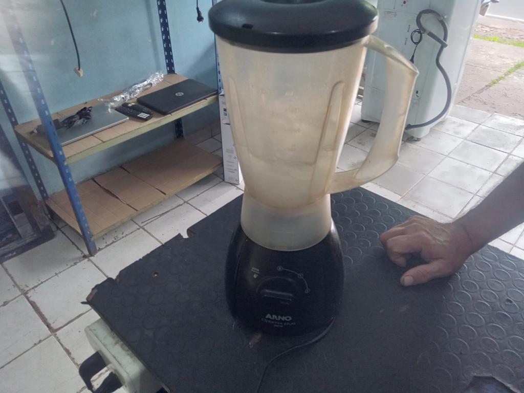 Licuadora Marca Arno Modelo Ln2768.B2 Velocidades Usado En Buen Estado Acc No Tiene