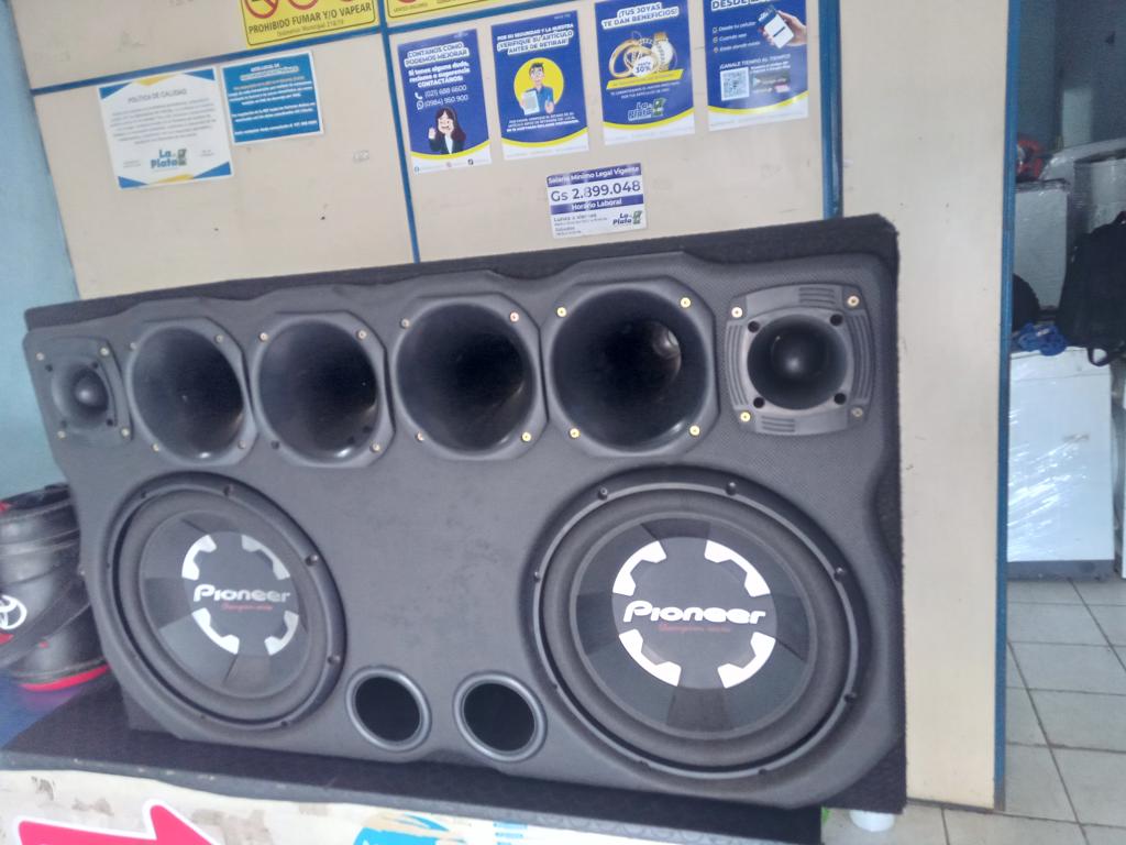 Caja C/ Parlantes Para Auto Usado En Buen Estado Acc Dos Wootfer Pionner4 Corneta2 Twister