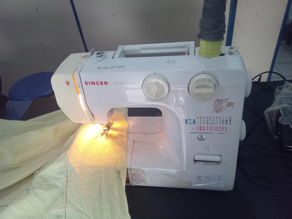 Maquina De Coser Familiar Marca Singer Modelo 7020 Usado En Buen Estado Acc 1 Ajuga