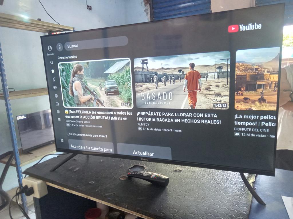 Televisor Led Smart De 43 '' Marca Tokyo Modelo Tvtokff43gtv Con Control Usado En Buen Estado Acc PatitasCable Power