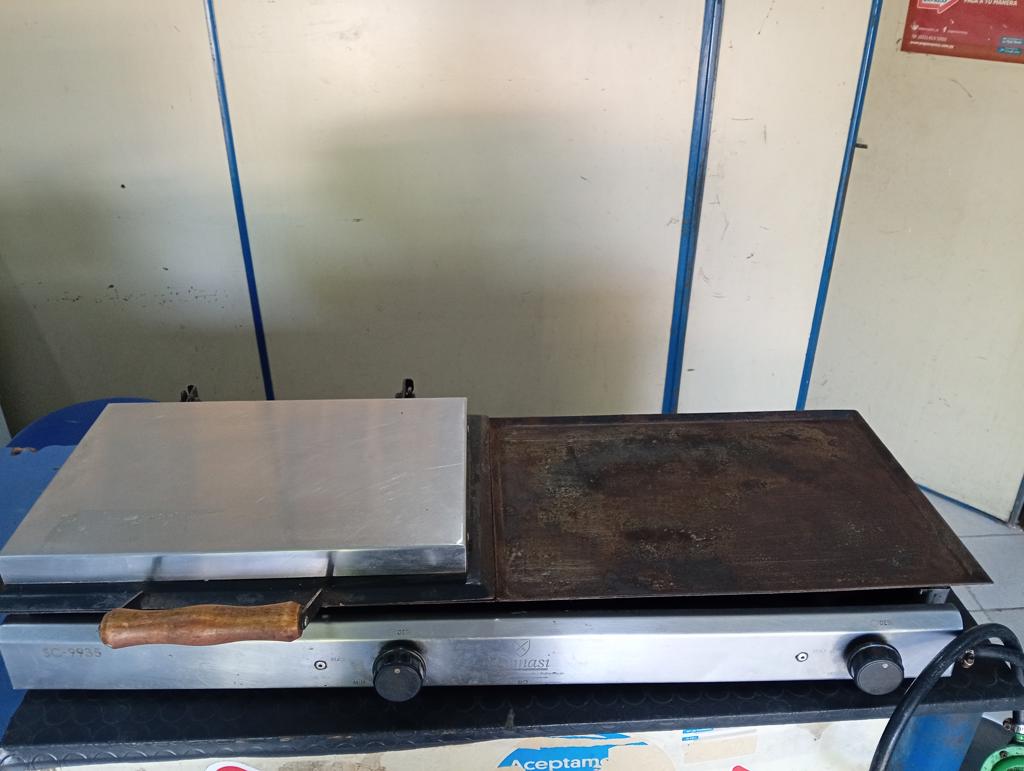 Plancha Hamburguesera Marca Tomasi Modelo Sc9935 Usado En Buen Estado Acc Manguera De Conexión De Garrafa Tapa