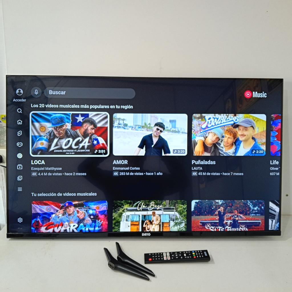 Televisor Led Smart De 43 '' Marca Dayo Modelo Dayo5892 Con Control Usado En Buen Estado Acc Patitas