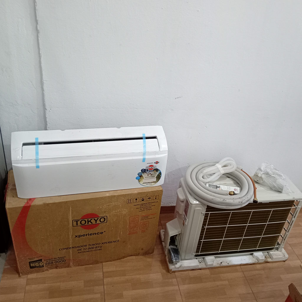 Aire Acondicionado Tipo Split Marca Tokyo Potencia Btu 12.000 Con Kit Instalacion Con Control Modelo Experience Aatoemi23-12chr1 Nuevo Sin Uso Con Caja Acc No Tiene