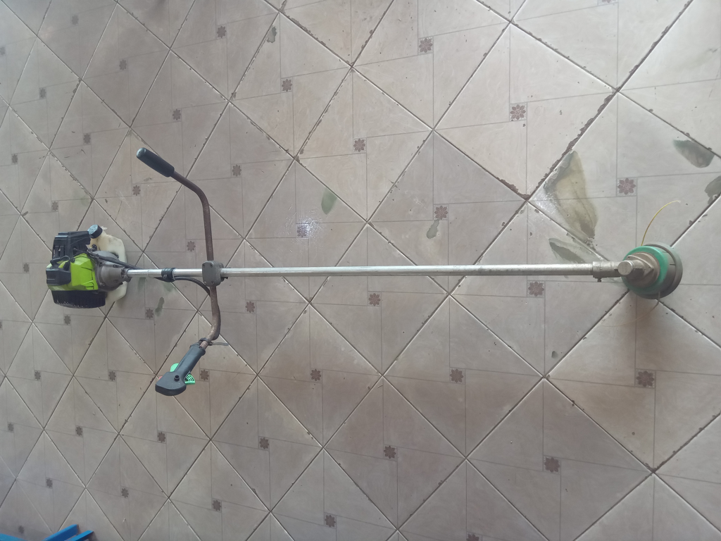 Desmalezadora Marca No Tiene Modelo No Tiene Usado En Buen Estado Original No Acc Cabezal Para Nylon