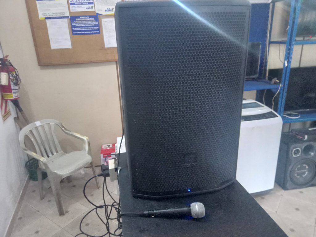 Caja De Sonido Amplificada Marca Jbl Modelo Prx800 Series Sin Control Usado En Buen Estado Acc No Tiene