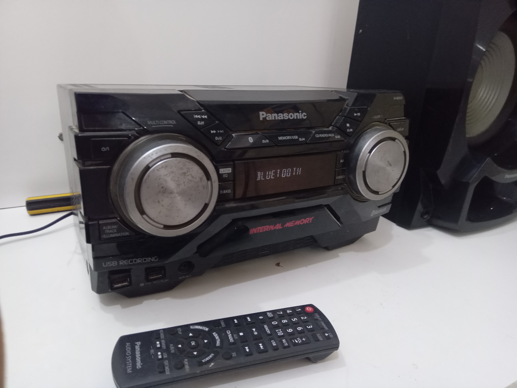 Foto 2 de Equipo De Sonido Marca Panasonic Con Control Modelo Saakx510 Usado En Buen Estado Acc No Tiene