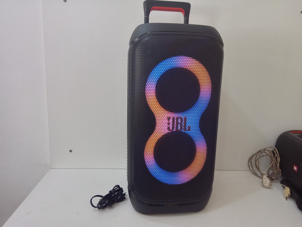 Speaker Potencia Watts No Tiene Marca Jbl Sin Control Modelo Partybox Stage 320 Usado En Buen Estado Sin Caja Acc No Tiene