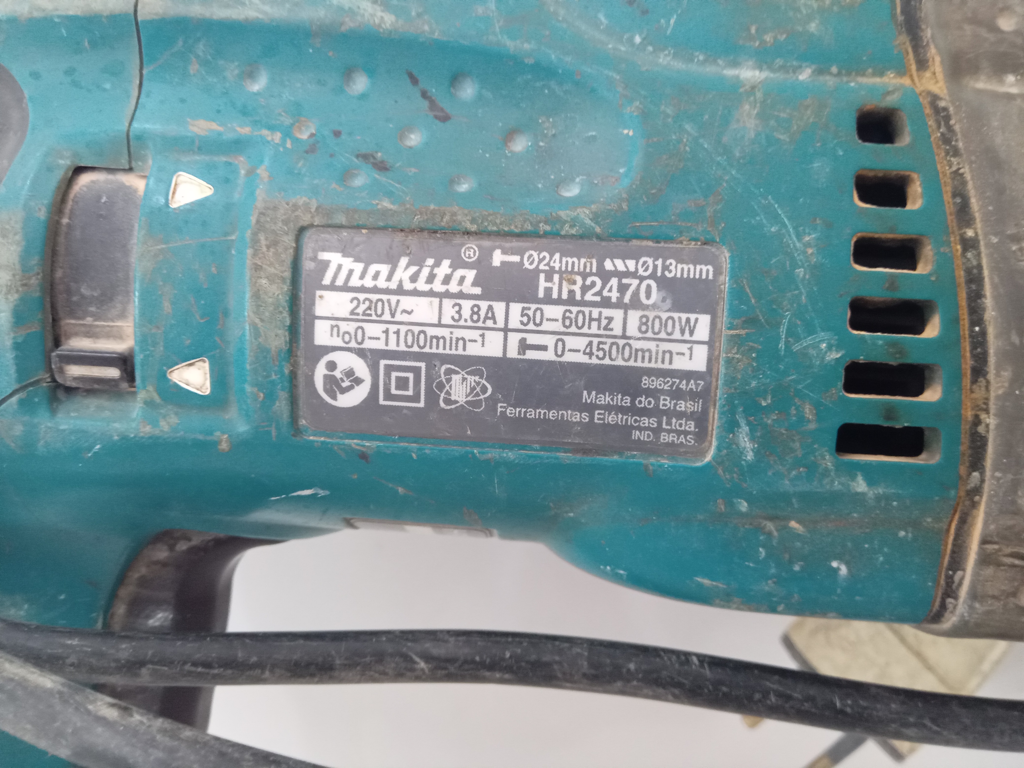 Foto 3 de Taladro Marca Makita Modelo Hr2470 Usado En Buen Estado Acc 1 MechaMango De Agarre