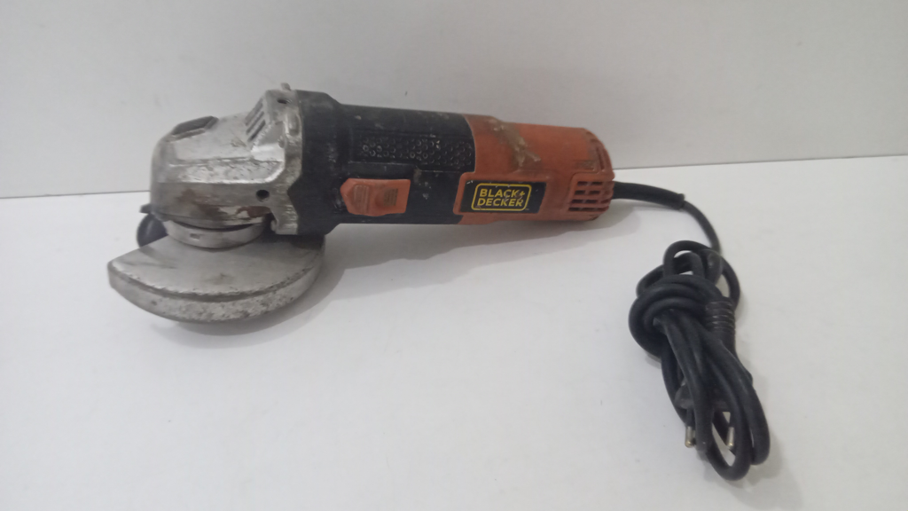 Pulidora Marca Black And Decker Modelo No Tiene Tamaño Chico Usado En Buen Estado Acc Protector Disco