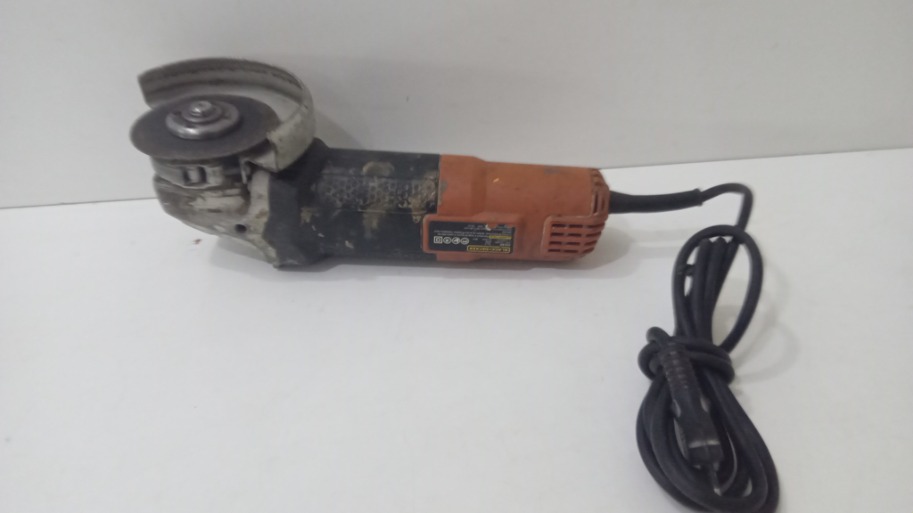 Foto 3 de Pulidora Marca Black And Decker Modelo No Tiene Tamaño Chico Usado En Buen Estado Acc Protector Disco