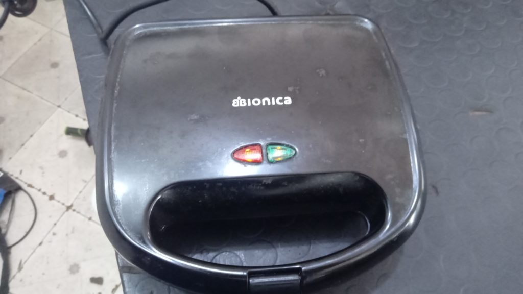 Sandwichera Marca Bionica Modelo No Tiene Usado En Buen Estado Acc No Tiene