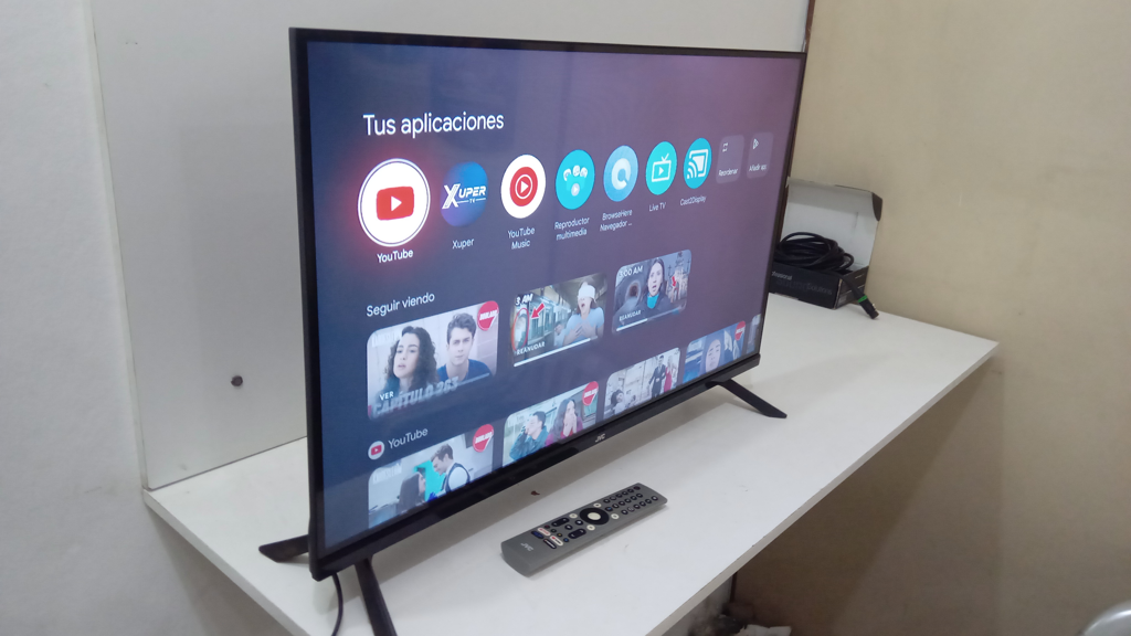 Televisor Led Smart De 32 '' Marca Jvc Modelo Lt-32kb138 Con Control Usado En Buen Estado Acc Patitas