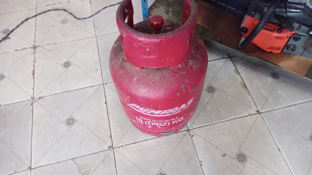 Garrafa Cap 10 Kg. Marca Pumagas Usado En Buen Estado Color Rojo Acc No Tiene