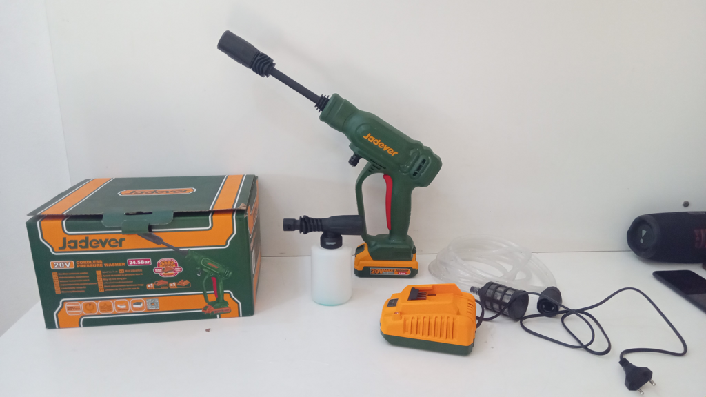 Hidro Lavadora Marca Jadever Modelo No Tiene Acc 1 Bateria Cargador Pico Jabonera