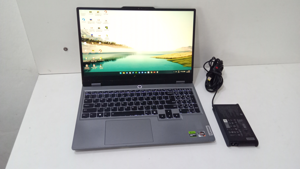 Notebook Marca Lenovo Modelo Loq 15arp9 Procesador Amd Ryzen 7 Memoria Ram 16 Gb Disco Duro 500 Gb Generacion 7 Acc No Tiene