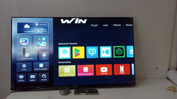 Televisor Led Smart De 43 '' Marca Win Modelo Win43fs Con Control Usado En Buen Estado Acc No Tiene