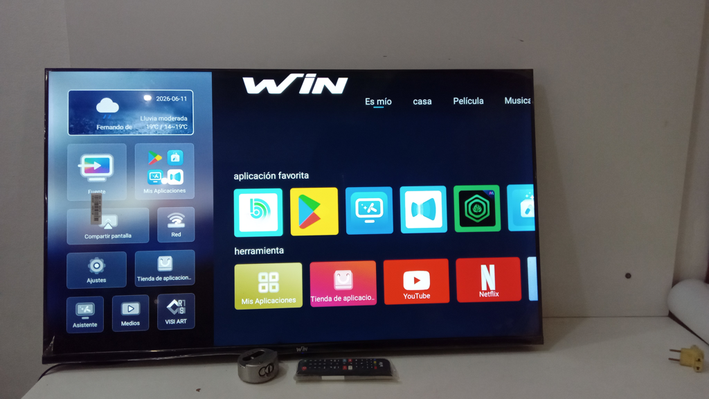 Televisor Led Smart De 43 '' Marca Win Modelo Win43fs Con Control Usado En Buen Estado Acc No Tiene