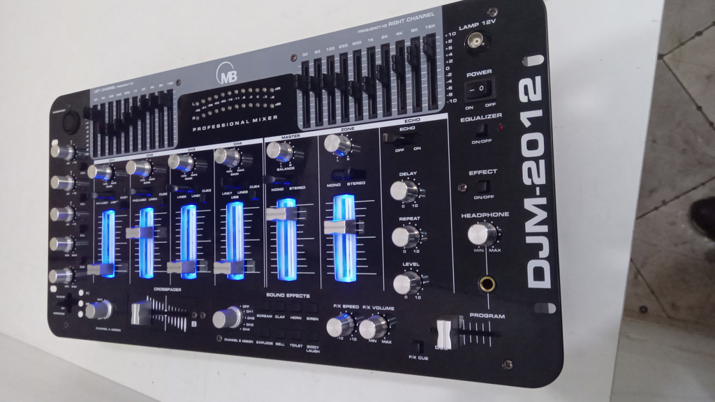 Mezclador De Sonido Cant Canales 8 Marca Mb Modelo Djm-2012 Acc Cable Power