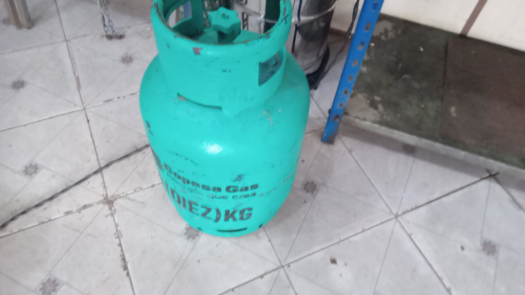 Garrafa Cap 10 Kg. Marca Copesagas Usado En Buen Estado Color Verde Agua Acc No Tiene