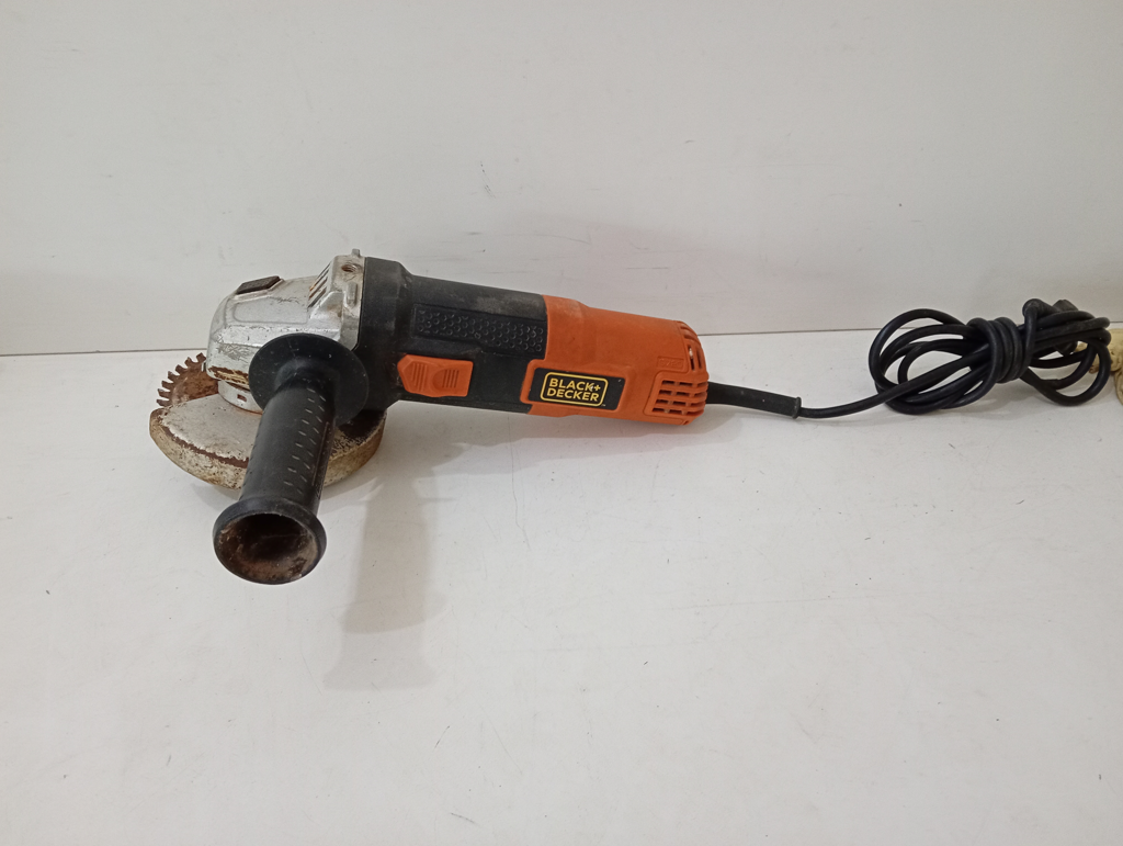Pulidora Marca Black And Decker Modelo No Tiene Tamaño Chico Usado En Buen Estado Acc Protector Manija