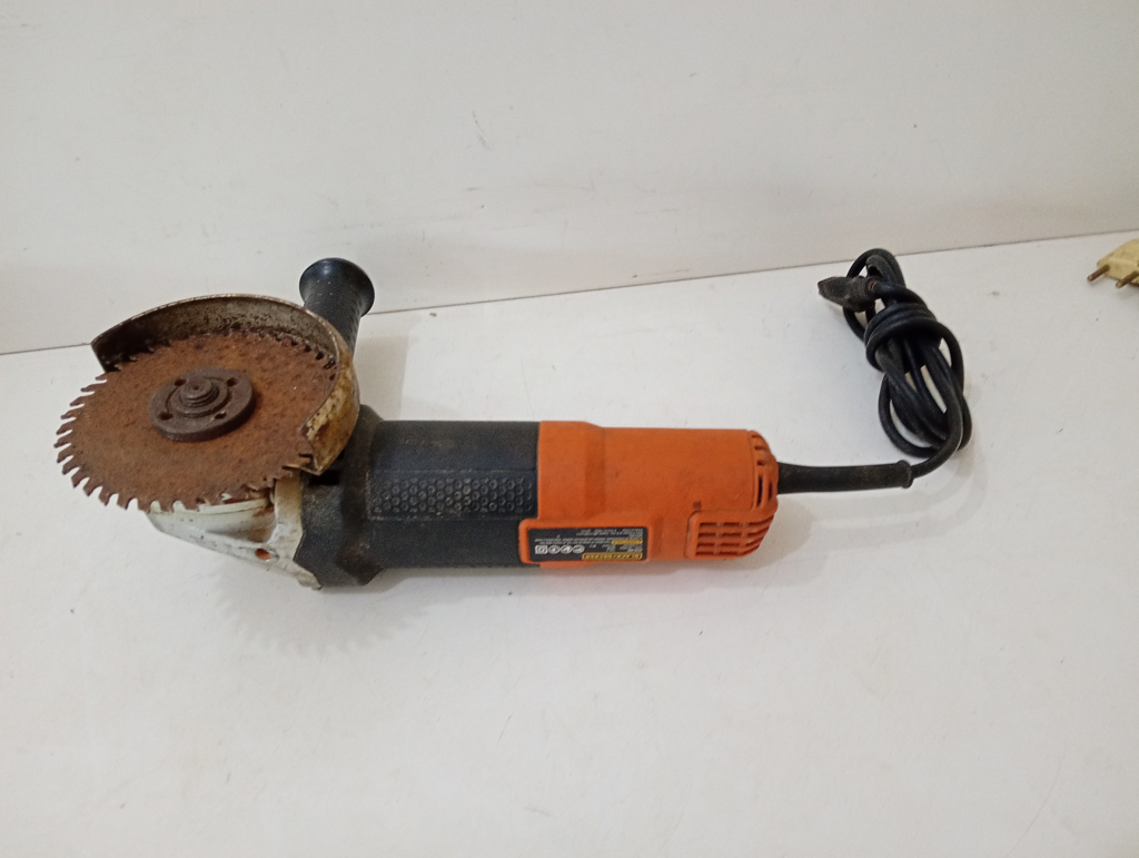 Foto 3 de Pulidora Marca Black And Decker Modelo No Tiene Tamaño Chico Usado En Buen Estado Acc Protector Manija