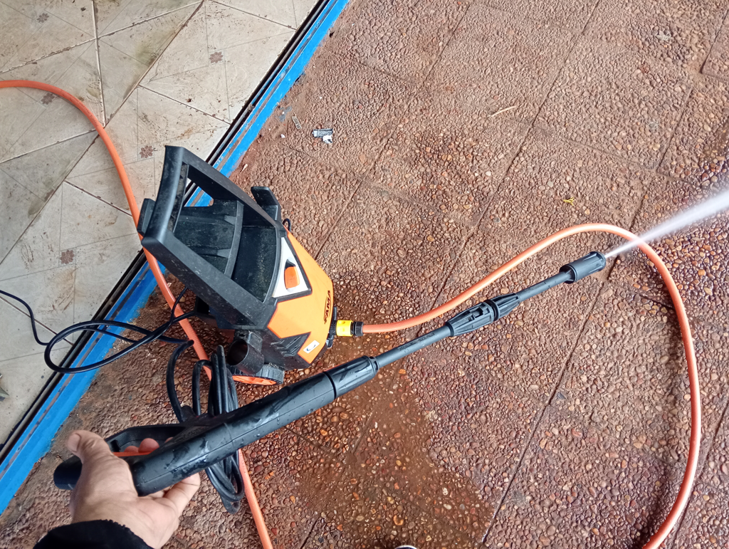 Foto 2 de Hidro Lavadora Marca Fama Modelo Hf-100 Usado En Buen Estado Acc No Tiene