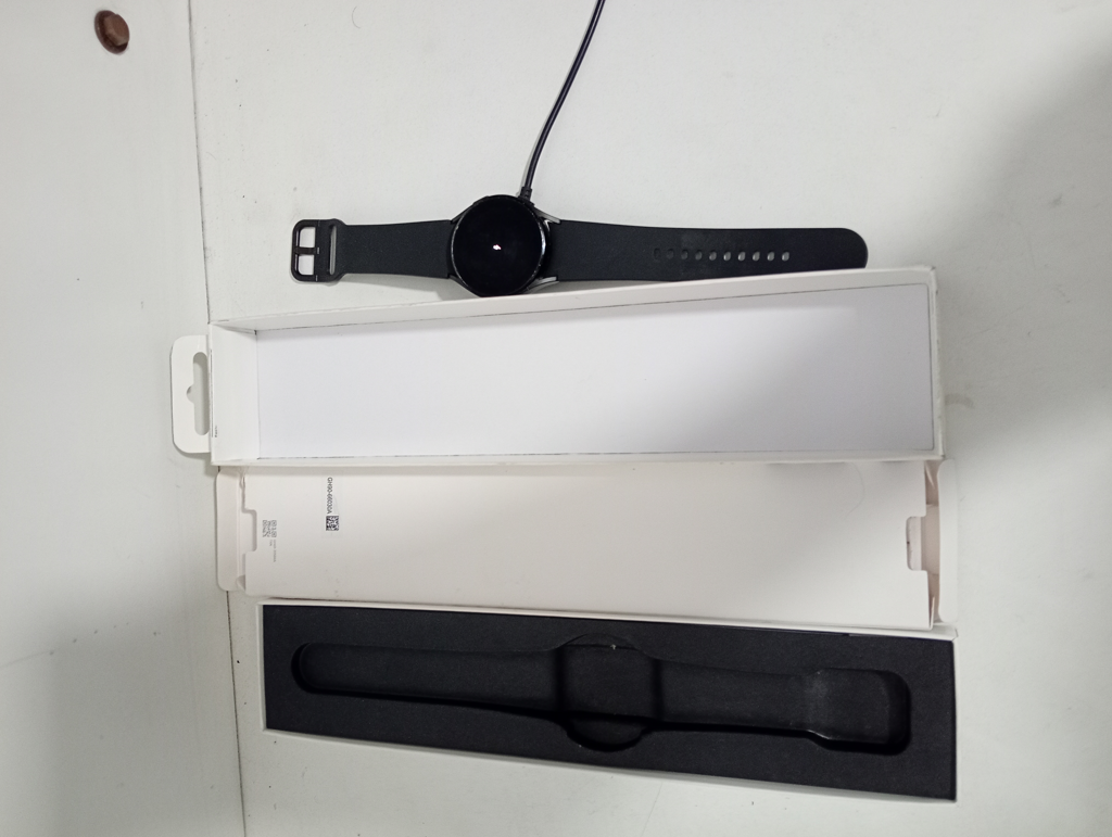 Reloj Para Caballero Marca Samsung Modelo Sm-R86 Usado En Buen Estado Acc Con Cable Para Cargar