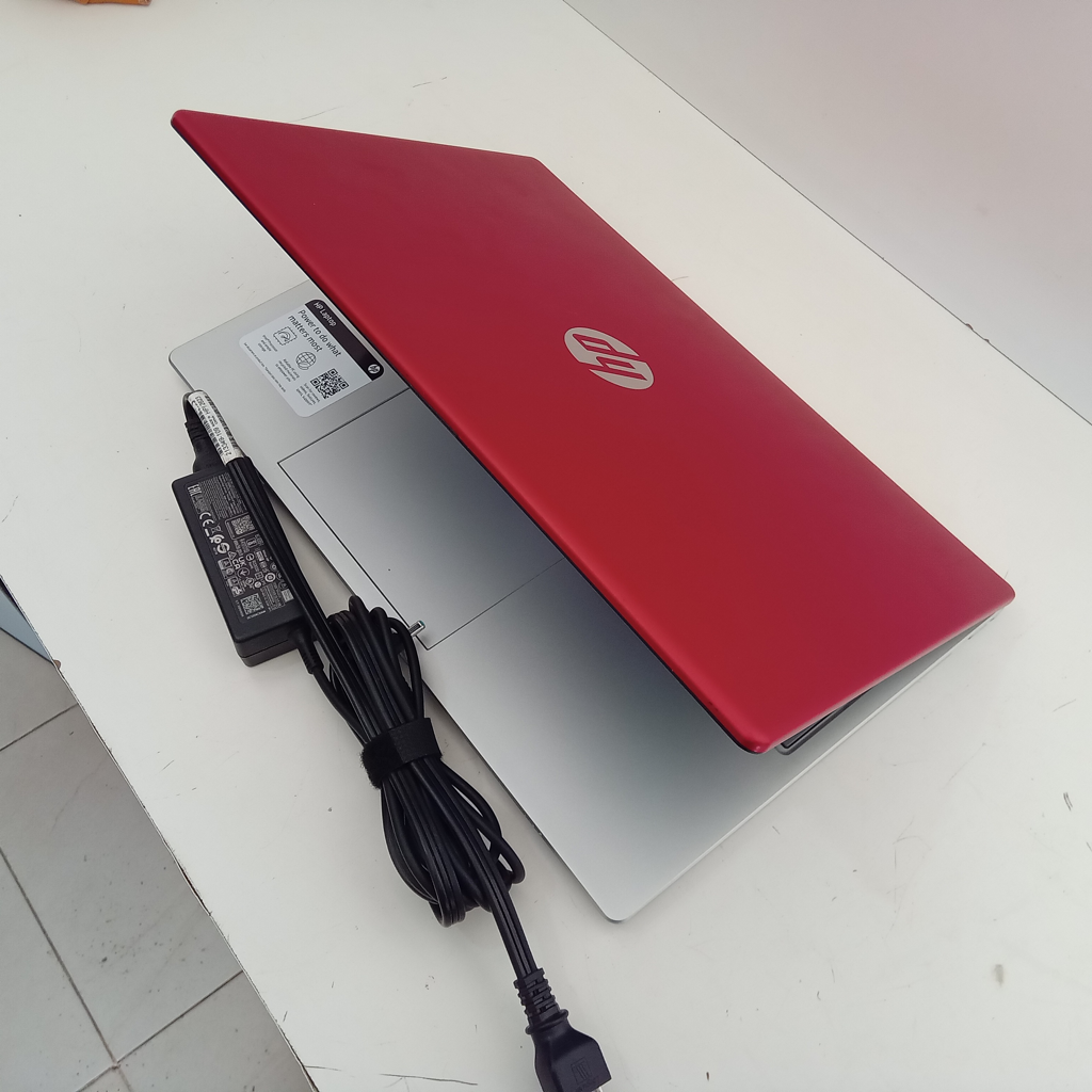 Foto 2 de Notebook Marca Hp Modelo 15-Fd0083wm Procesador N200 Memoria Ram 4 Gb Disco Duro 128 Gb Generacion 200 Acc Cargador Con PowerEn Caja