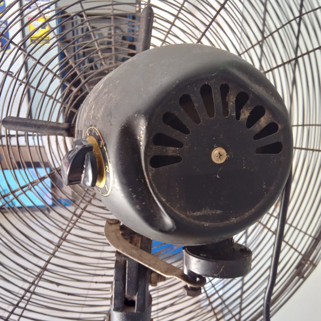 Ventilador 3 Velocidades Marca Tokyo Modelo No Tiene Usado Con Desgaste Acc 4 Aspas