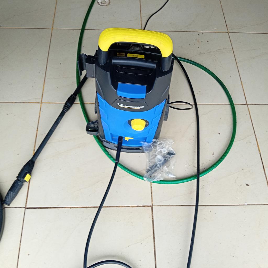 Hidro Lavadora Marca Michelin Modelo Mpx16e Usado Con Desgaste Acc PistolaManguera3 PicosConexion Para Manguera