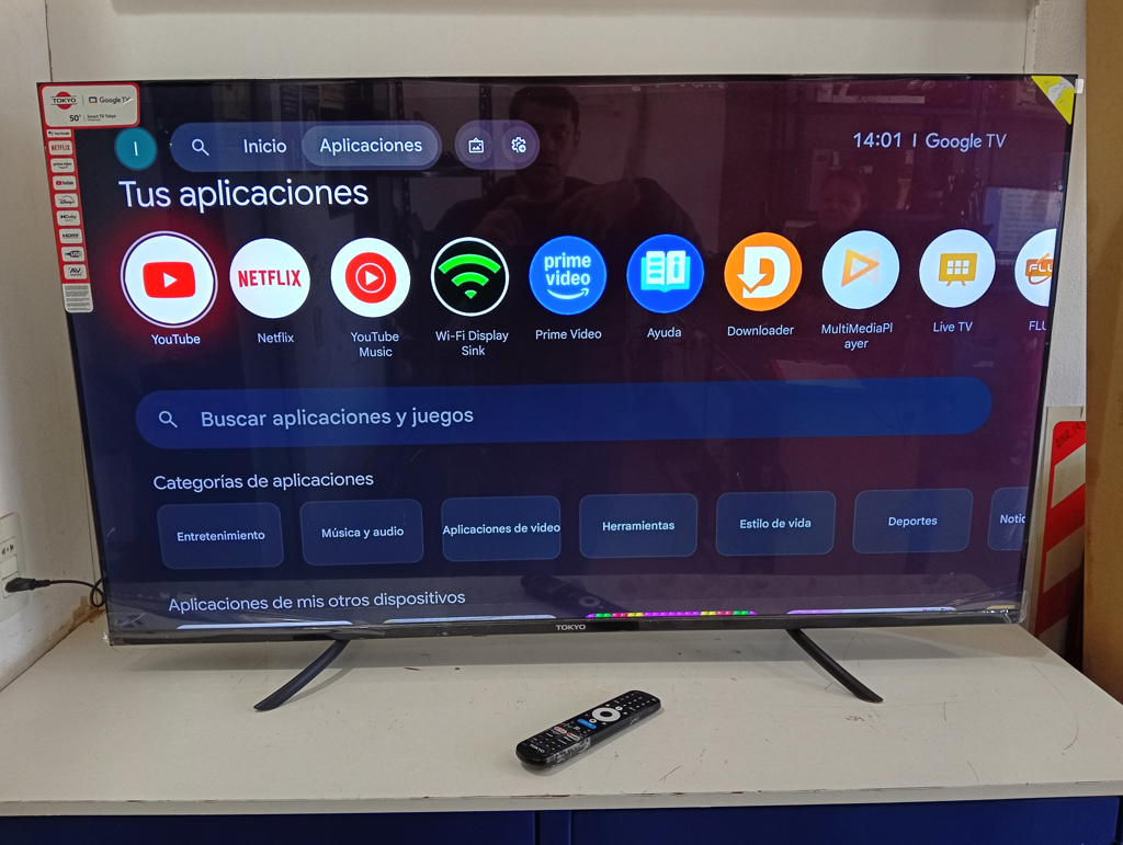 Televisor Led Smart De 50 '' Marca Tokyo Modelo Tvtokuf50g5 Con Control Usado En Buen Estado Acc Par De PatitaCable Corriente