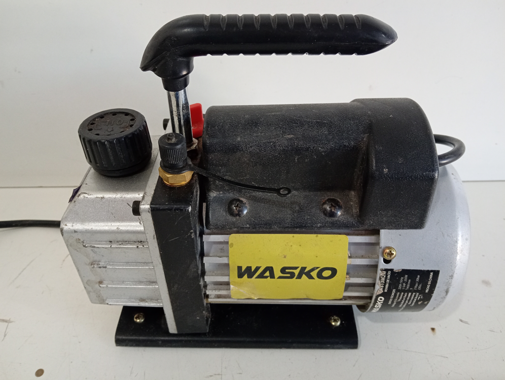 Bomba De Vacio Marca Wasko Modelo W813m2w Usado Con Desgaste Acc Cable Corriente