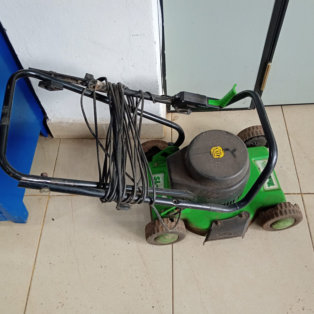 Cortadora De Cesped Marca Trapp Modelo Sl-30s Usado Con Desgaste Acc Cuchilla4rueditas