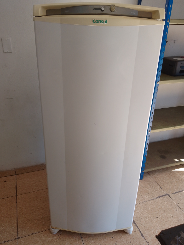 Congeladora / Frezzer Marca Consul Litros 300 Modelo Cvu26bdea Usado En Buen Estado Acc 3 Bandejas 3 Cajones