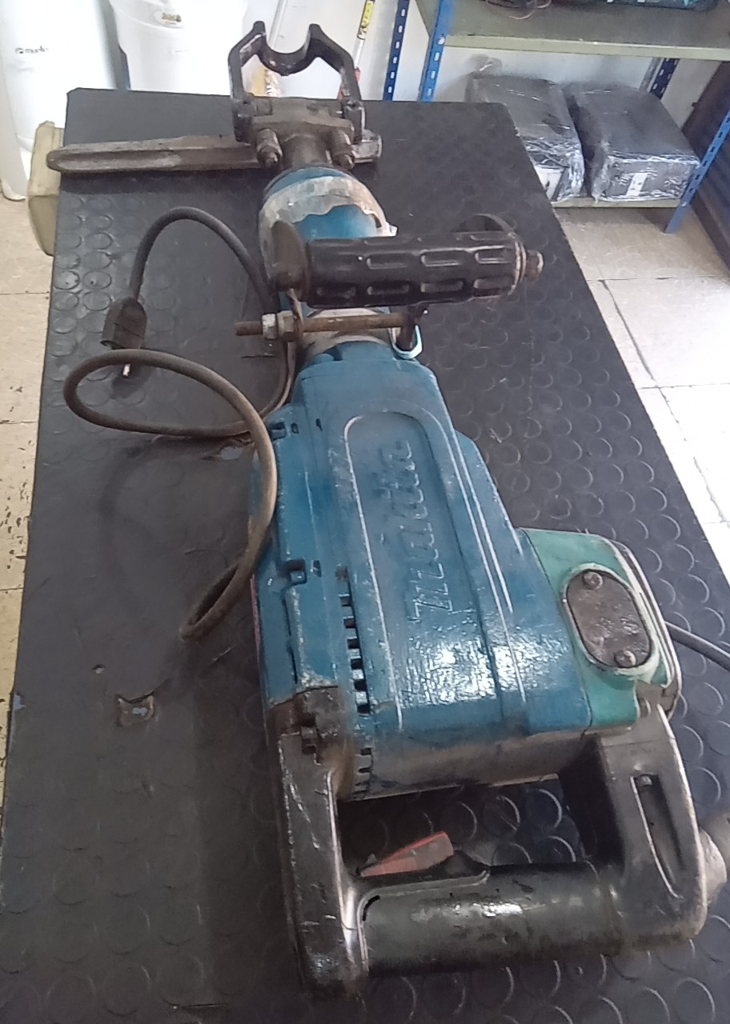 Rotomartillo Marca Makita Modelo No Tiene Usado En Buen Estado Con Punta Acc No Tiene