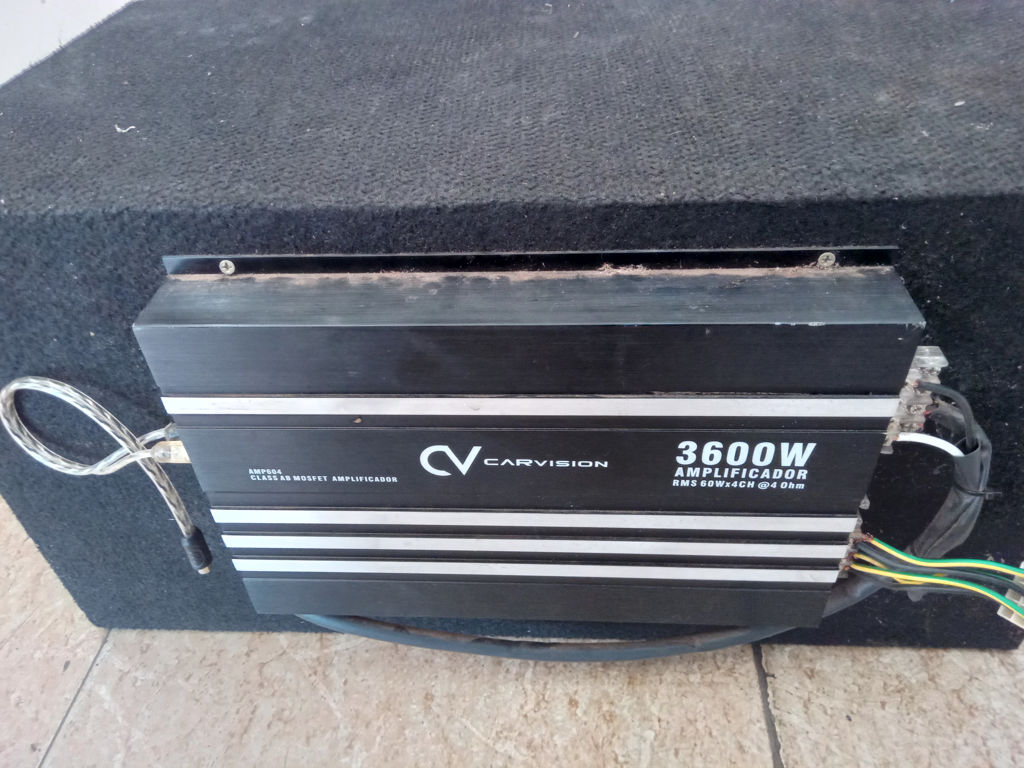 Amplificador De Sonido P/ Automovil Marca Carvision Modelo No Tiene Usado En Buen Estado Acc No Tiene